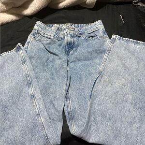 Low Rise Wide leg Levi Jeans women’s